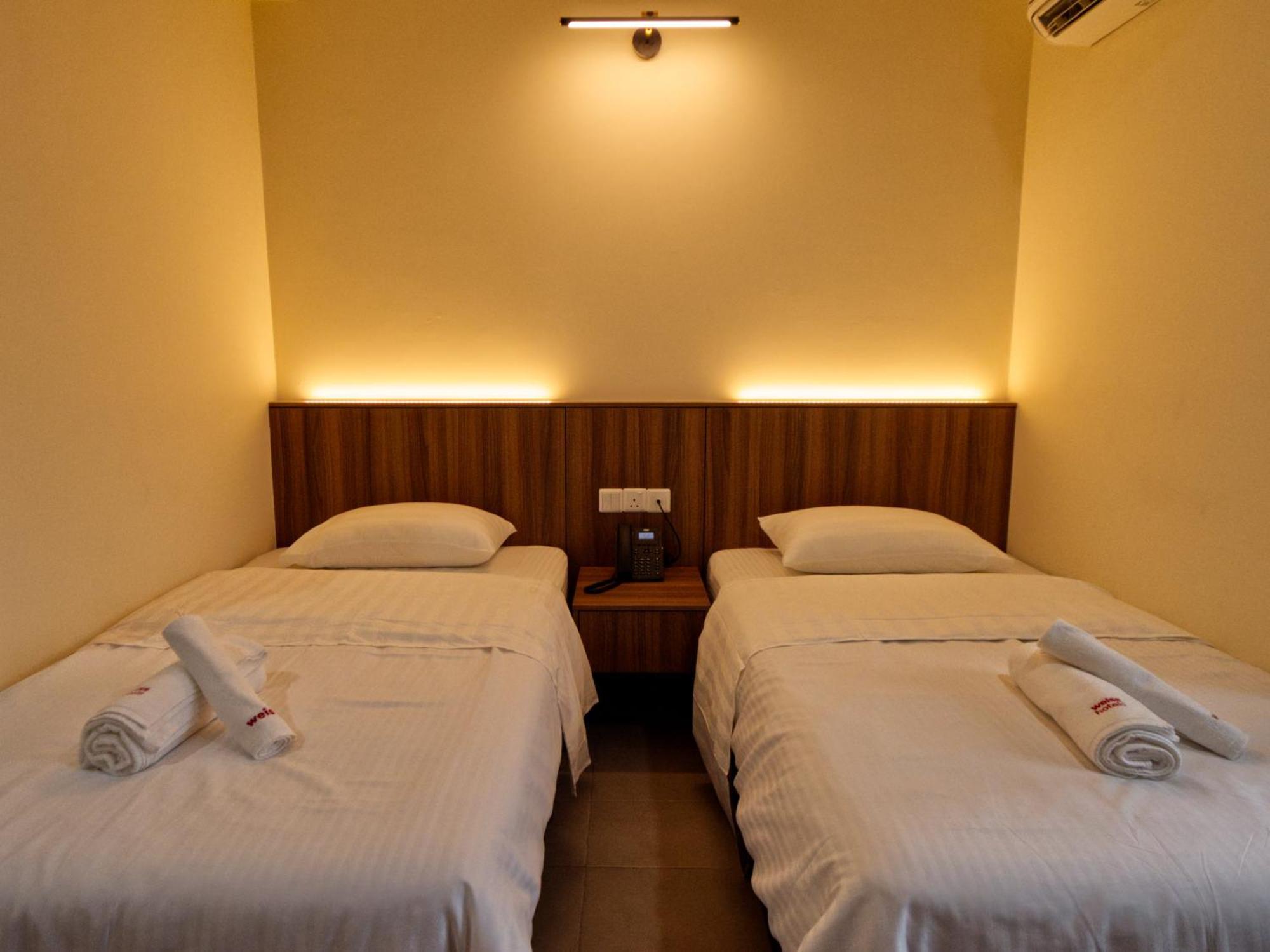 Weiss Hotels Kepong Baru Kampong Jawa Tengah Exteriör bild